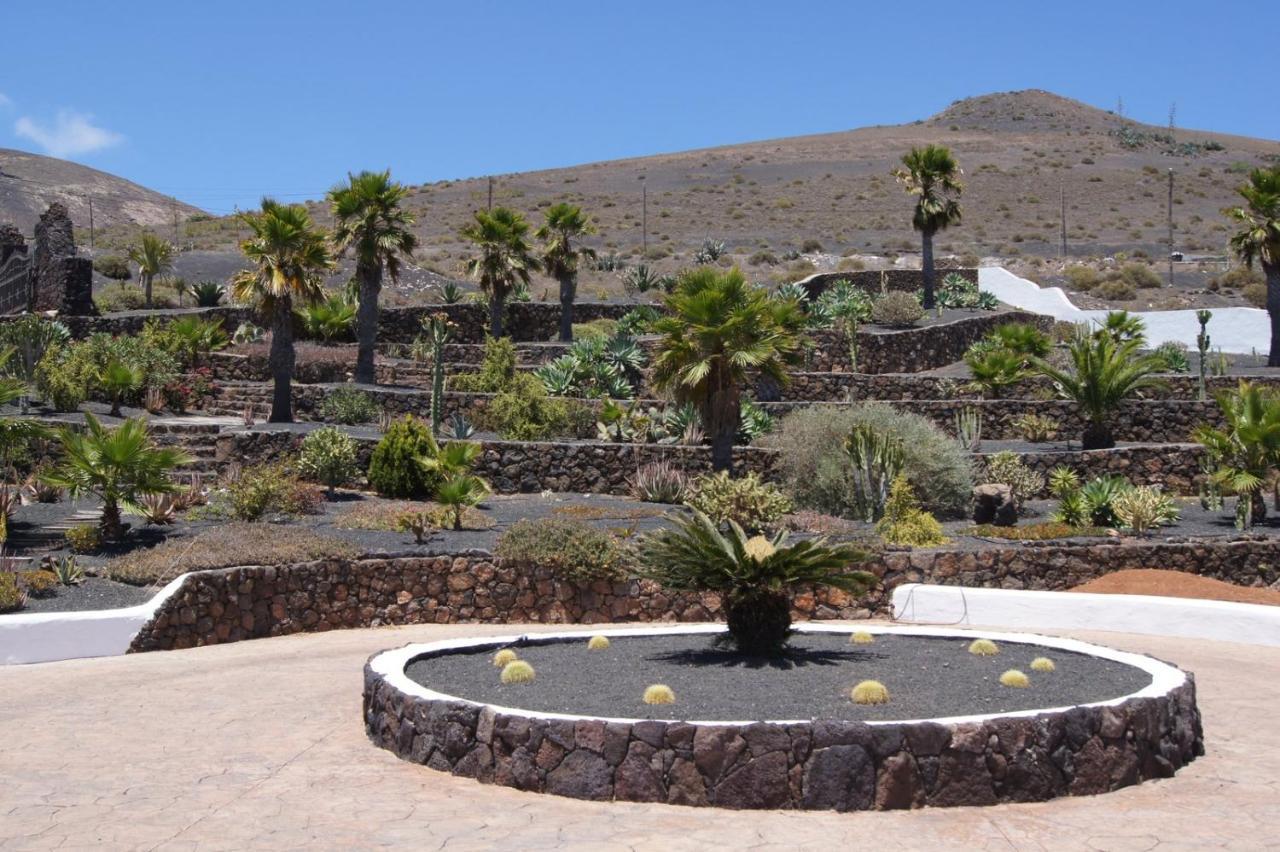 Castillo Lanzarote Villa Sophie - Luxury Villa -Sleep In A Volcanic Cave With Heated Pool 蒂亚斯 外观 照片