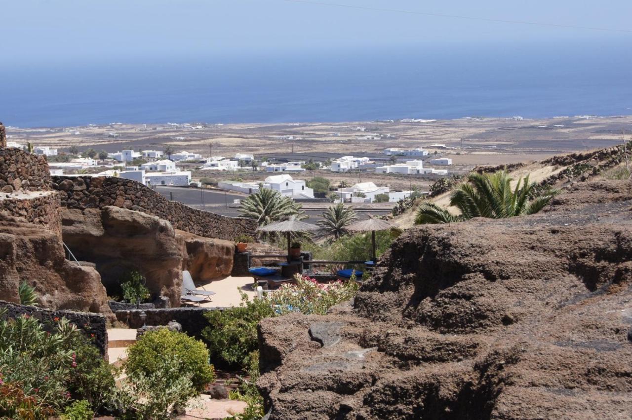 Castillo Lanzarote Villa Sophie - Luxury Villa -Sleep In A Volcanic Cave With Heated Pool 蒂亚斯 外观 照片