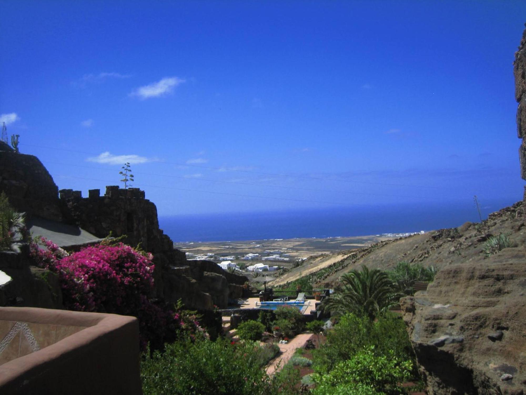 Castillo Lanzarote Villa Sophie - Luxury Villa -Sleep In A Volcanic Cave With Heated Pool 蒂亚斯 外观 照片