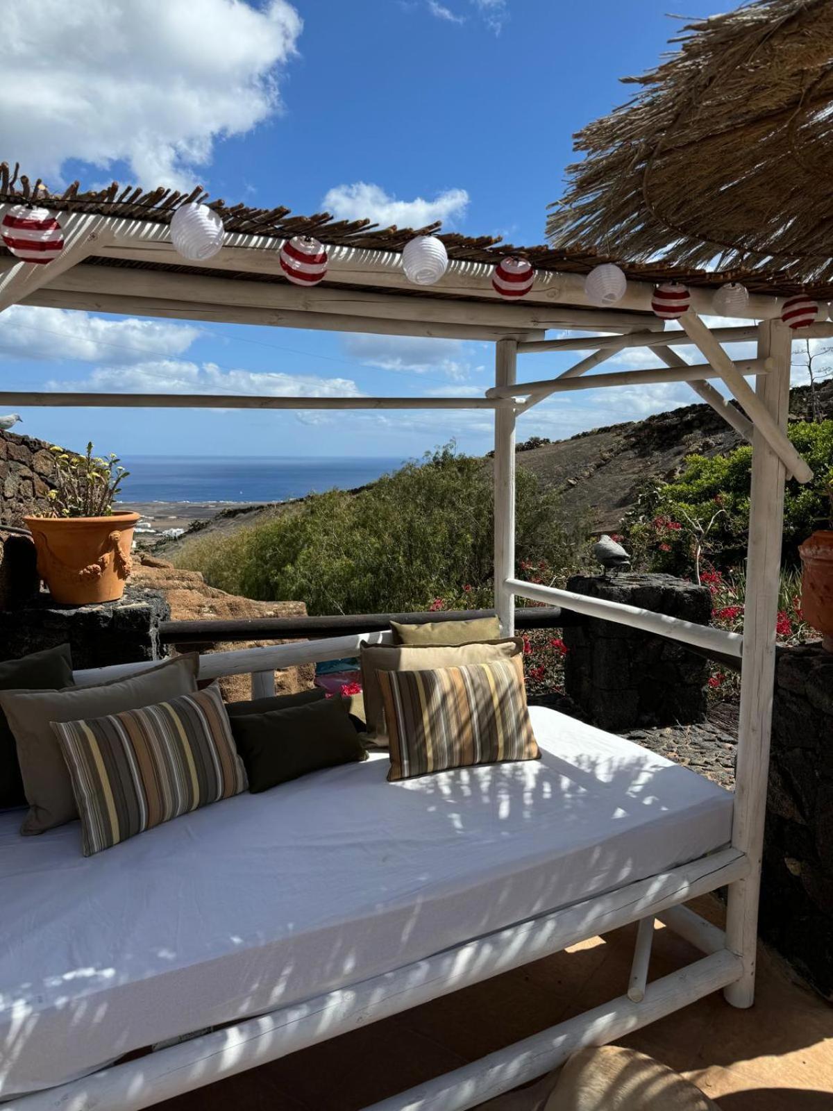 Castillo Lanzarote Villa Sophie - Luxury Villa -Sleep In A Volcanic Cave With Heated Pool 蒂亚斯 外观 照片