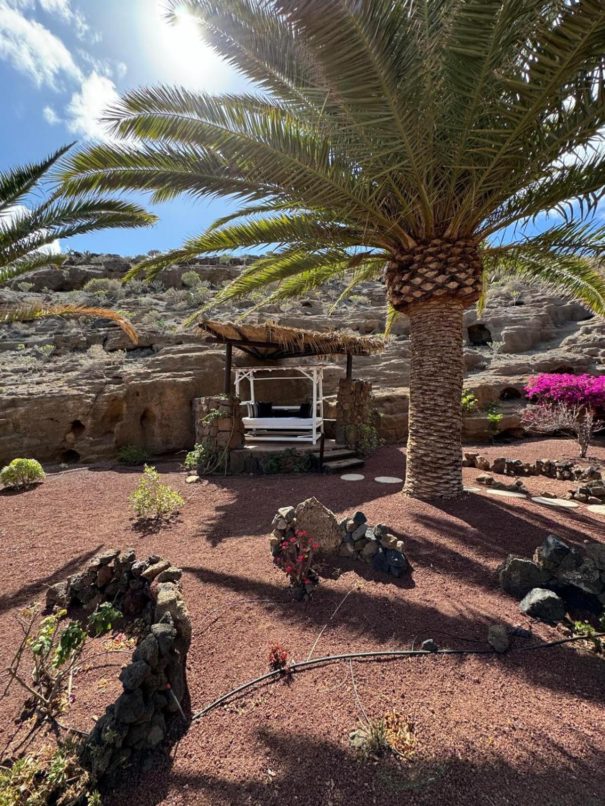 Castillo Lanzarote Villa Sophie - Luxury Villa -Sleep In A Volcanic Cave With Heated Pool 蒂亚斯 外观 照片